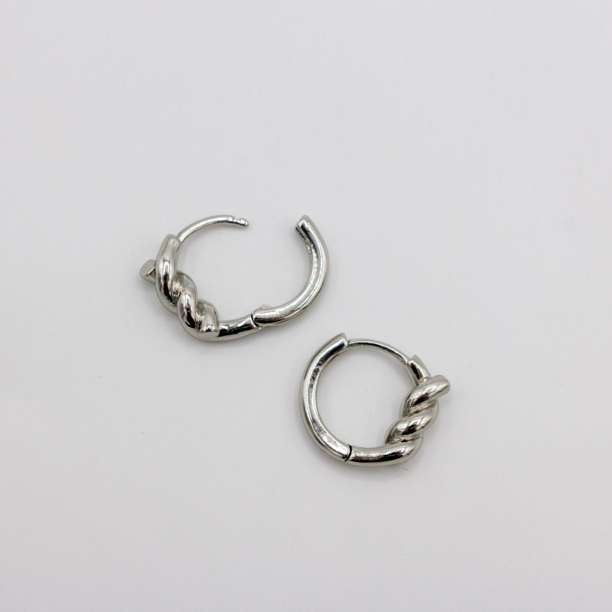 Twist Silver Huggies