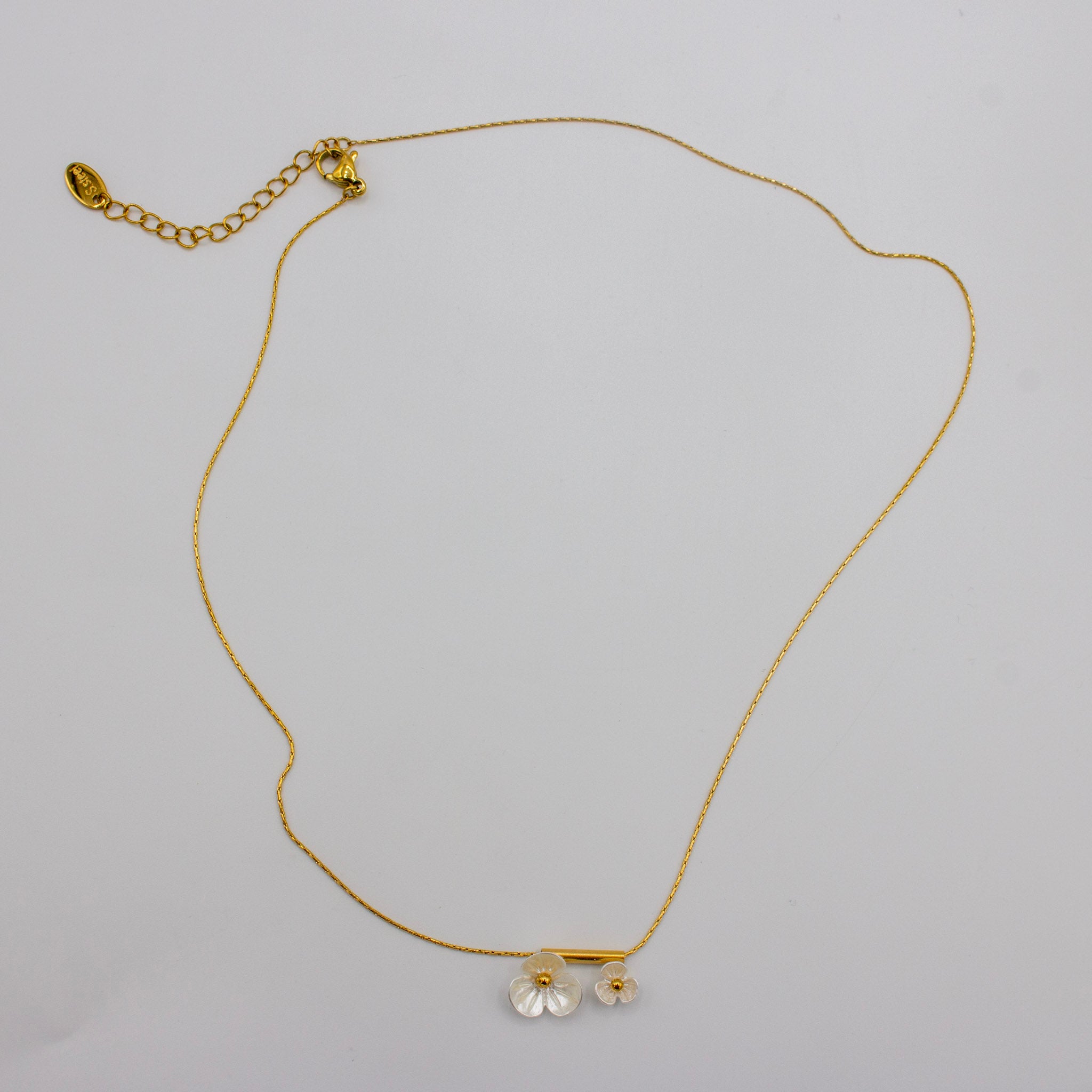 Dainty Shell Flower Necklace