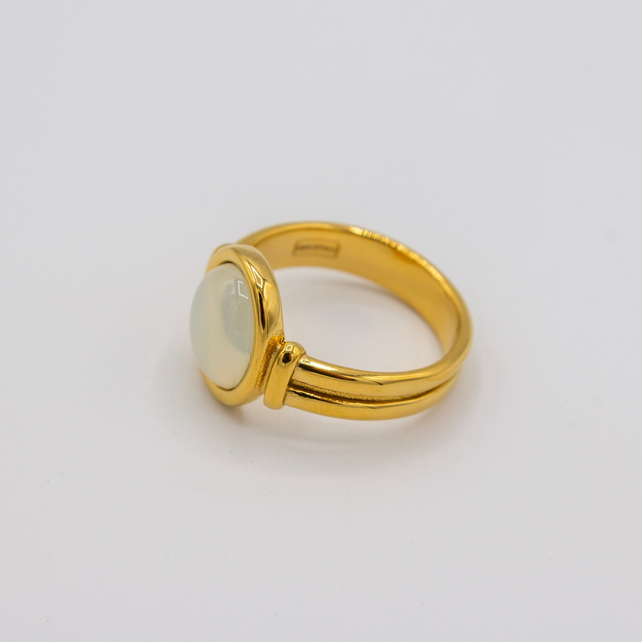 Oval Shell Gold Ring