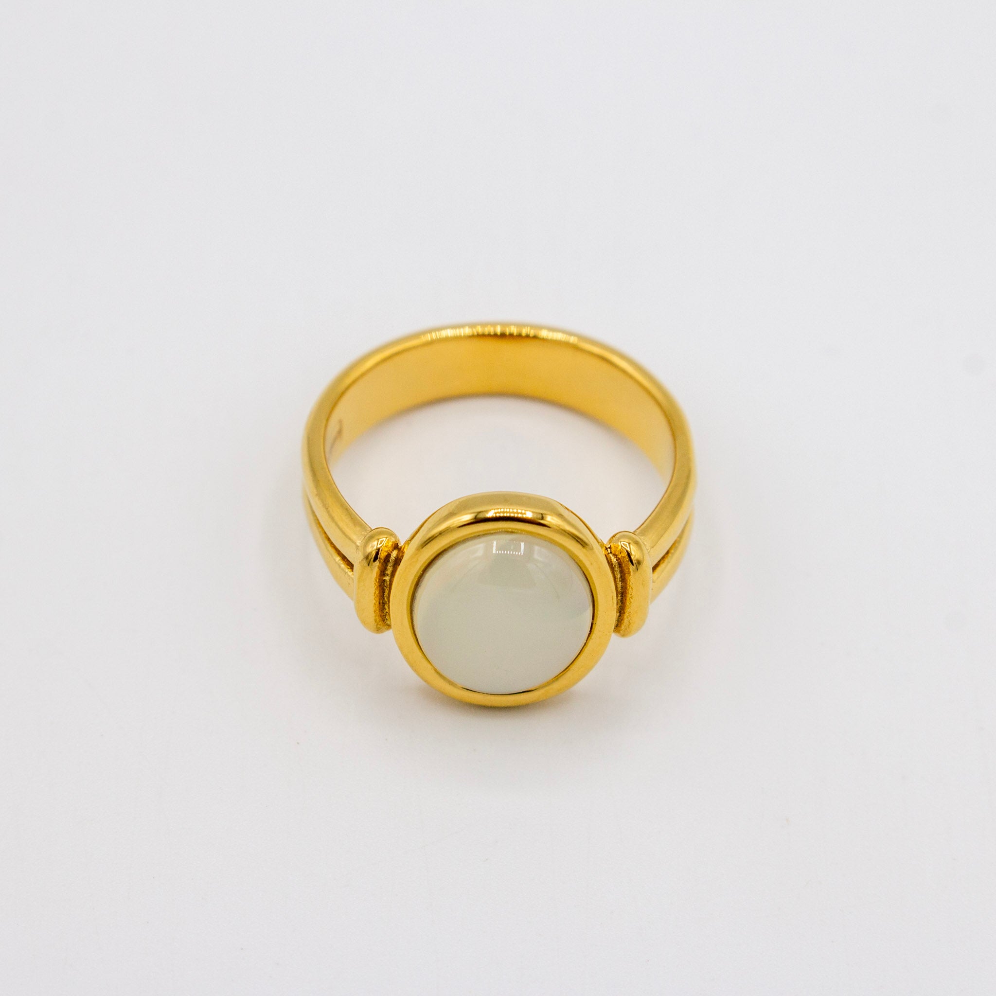 Oval Shell Gold Ring