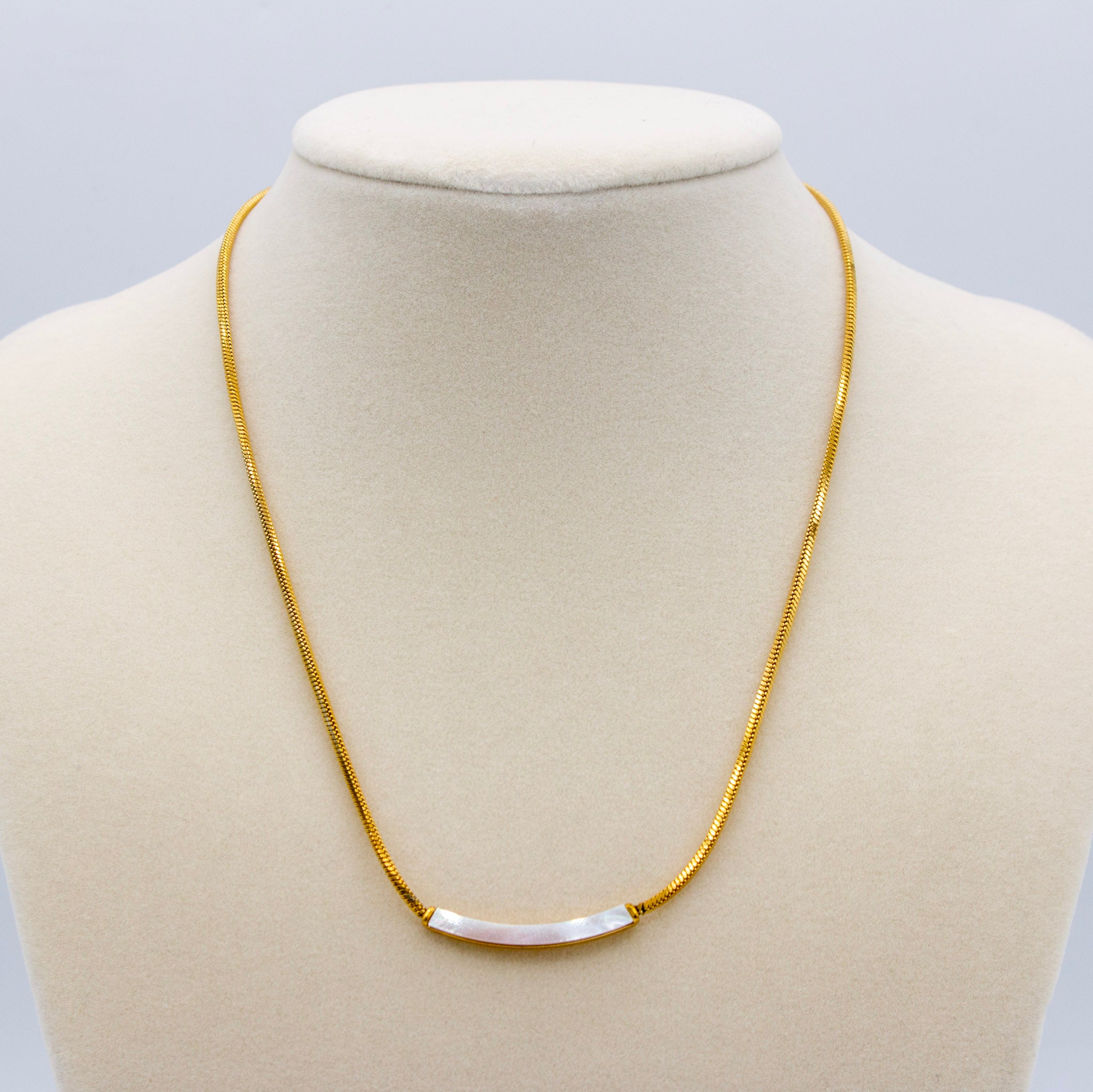 Shell Line Necklace