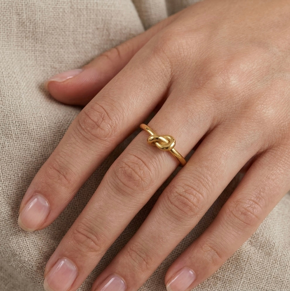 Knot Gold Ring