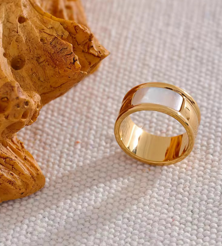 Shell Gold Band