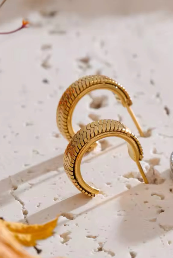 Herringbone dainty hoops