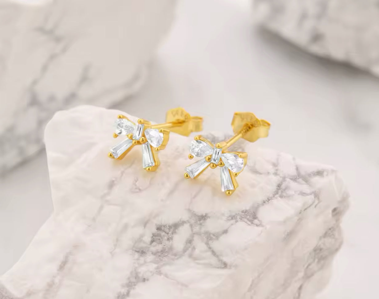 Cz Bow Stud