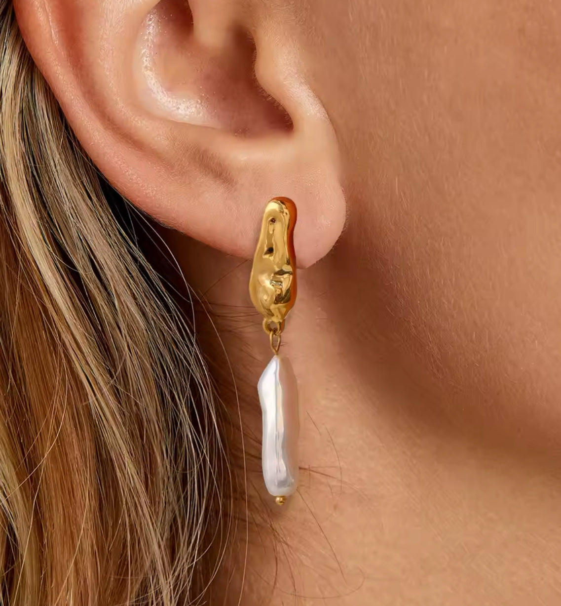 Gold + Pearl Dangle