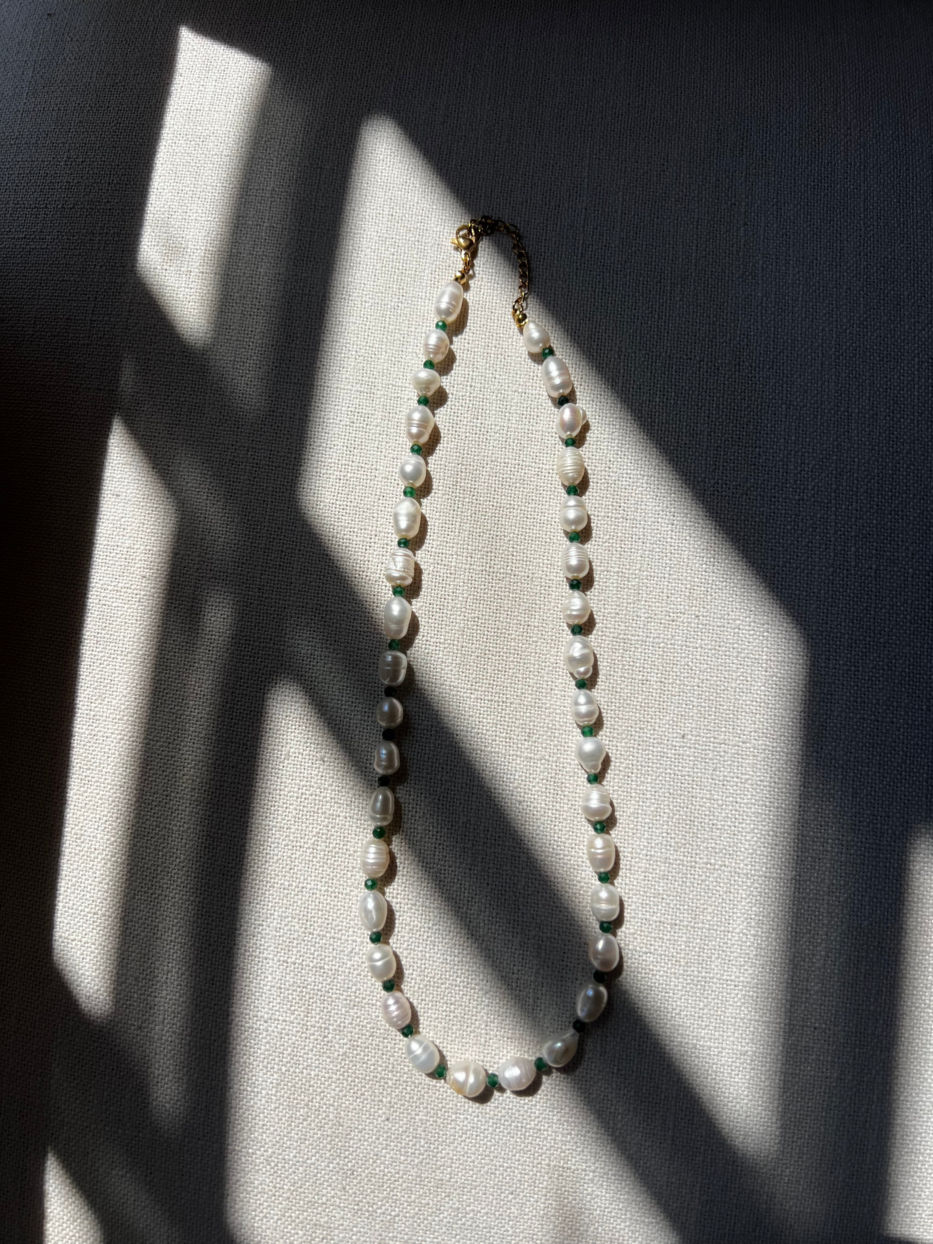 Emerald gemstone & Pearl Necklace