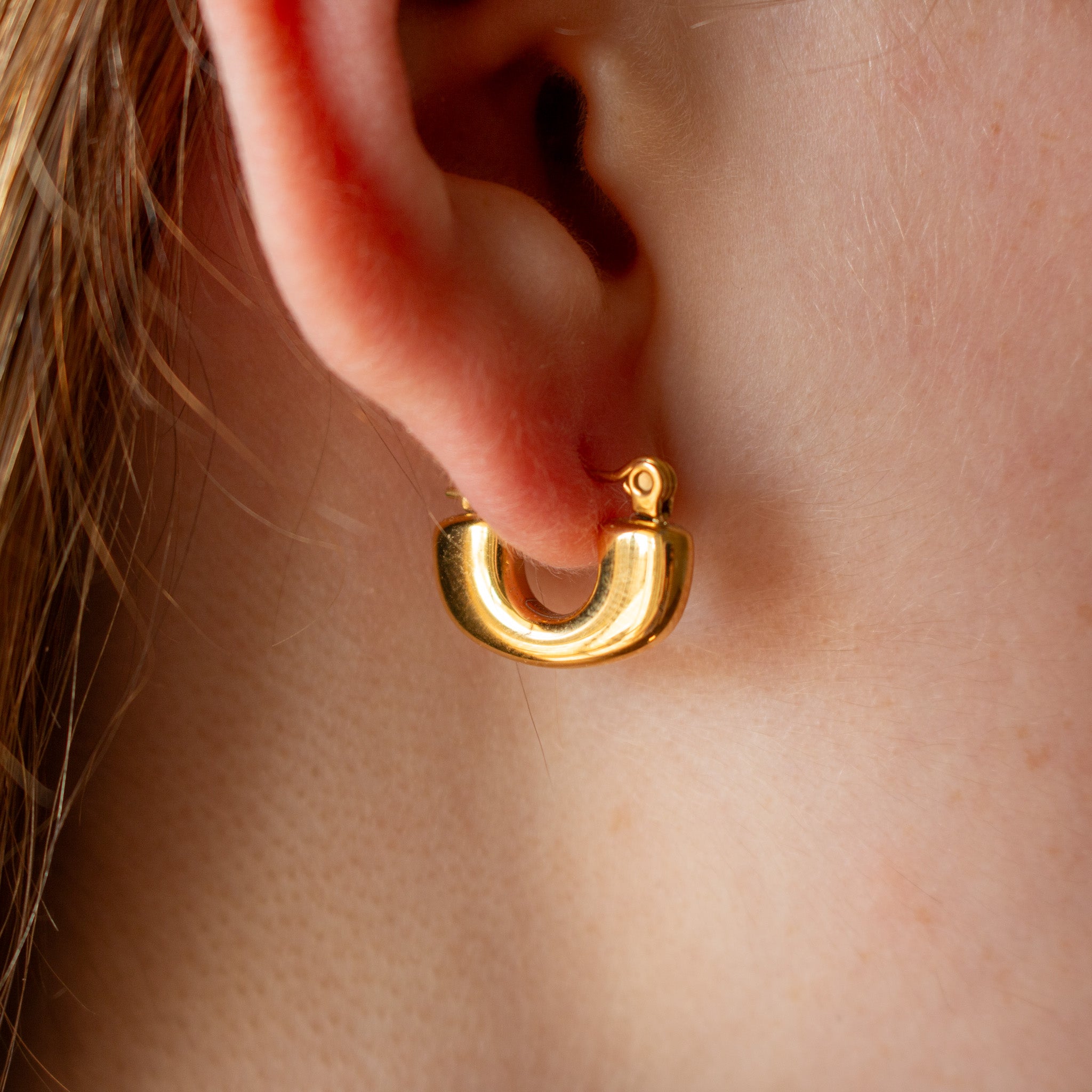 U shape hoop earrings