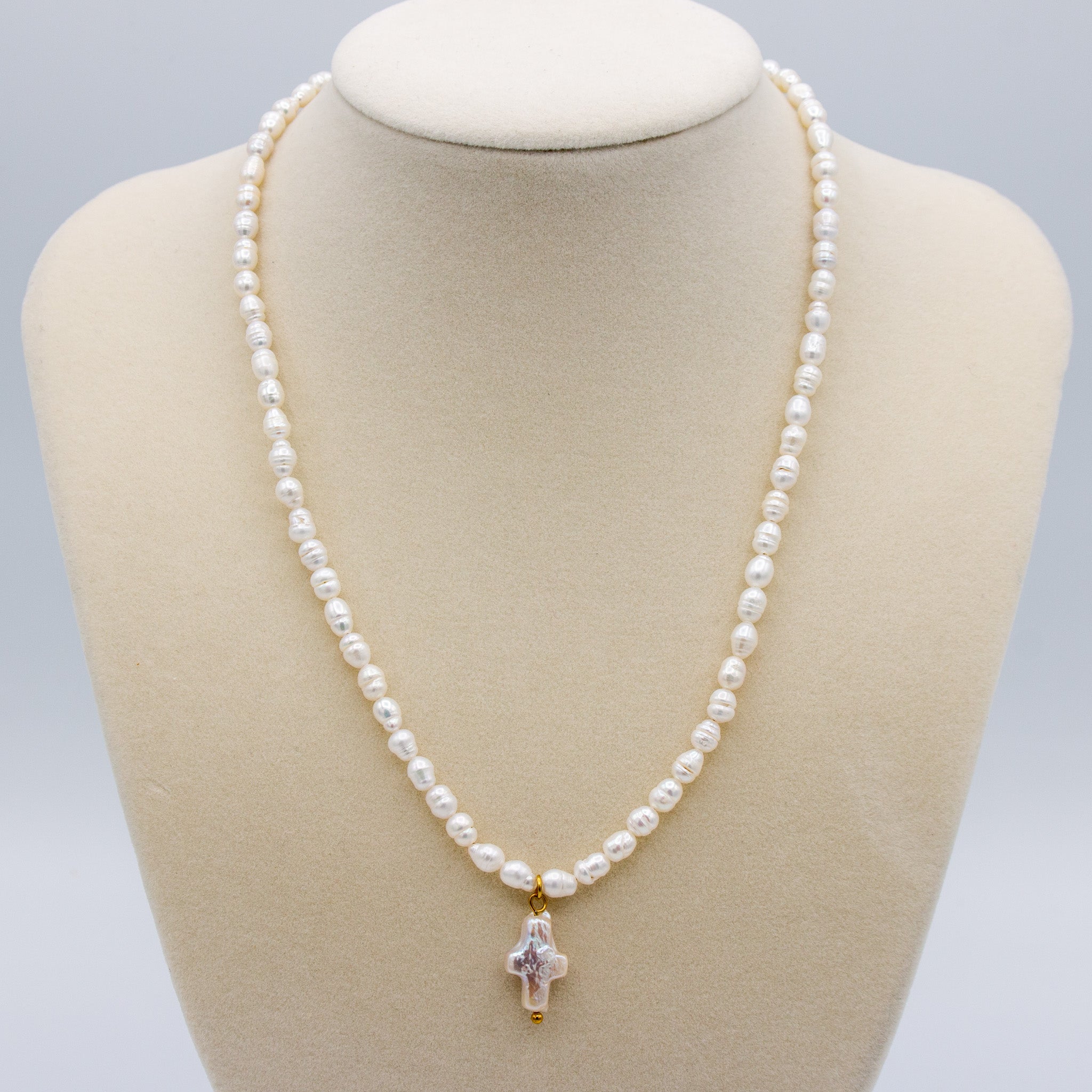 Little cross - Fresh water pearl necklace
