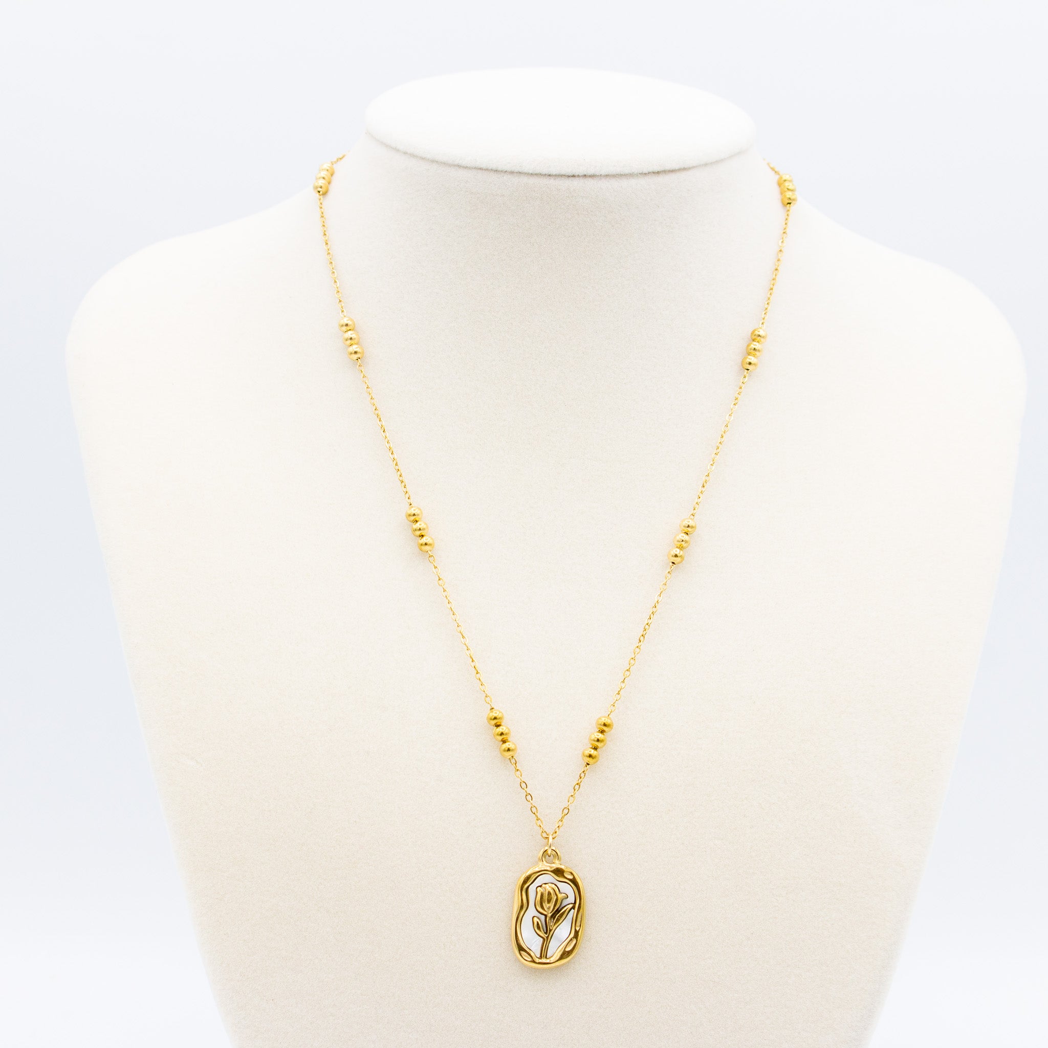 Flower Shell Engraved Necklace