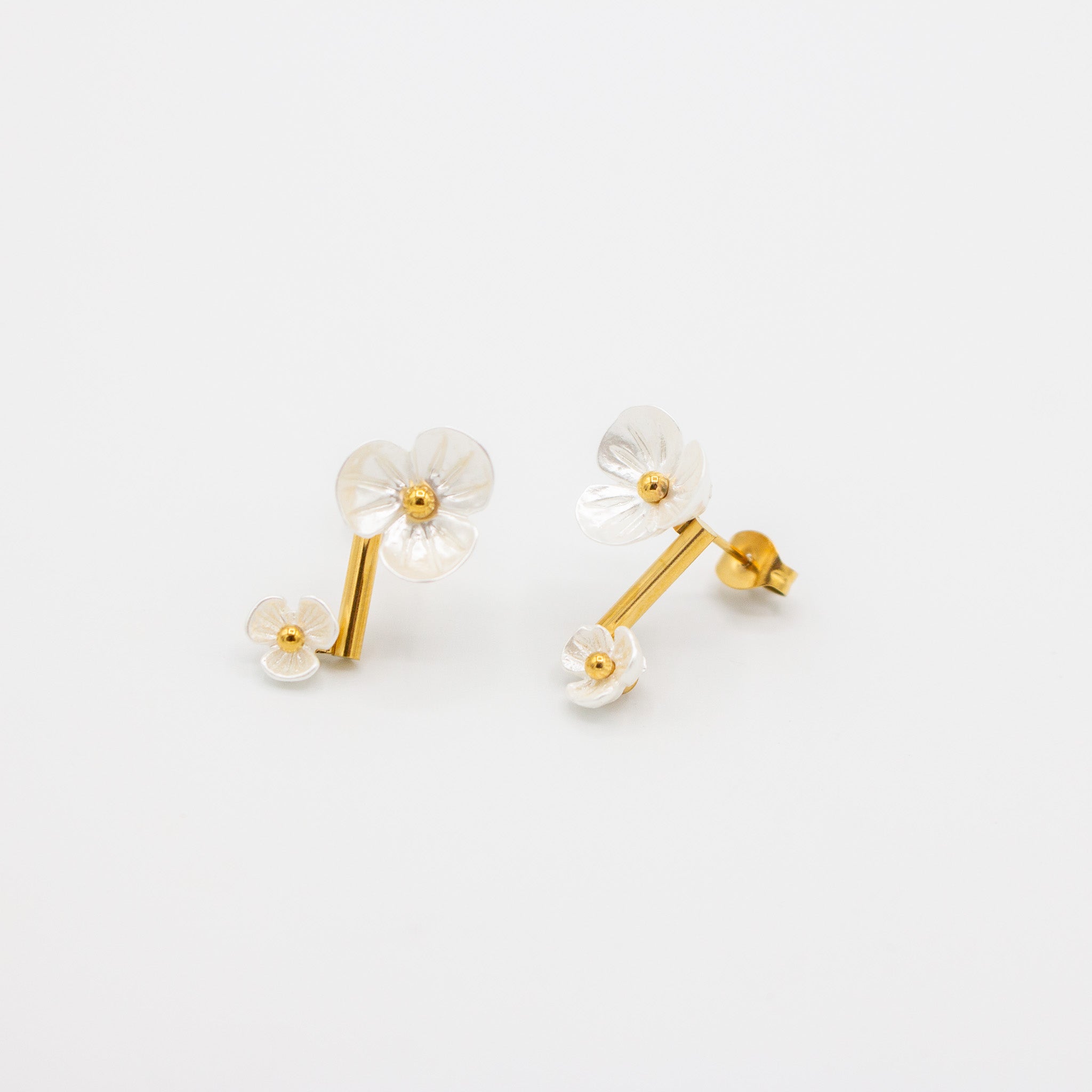 Shell Flower Stud Earring