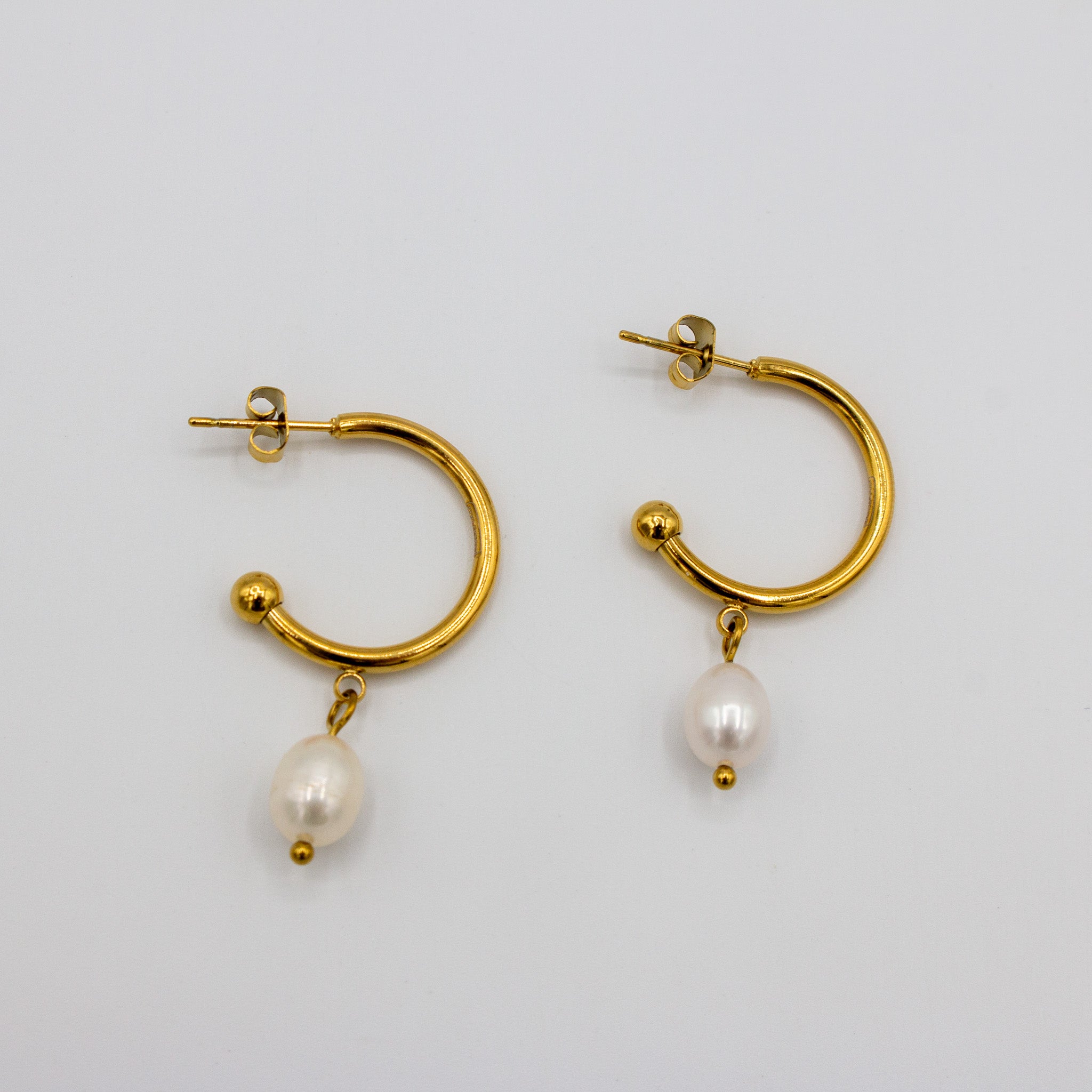 Fresh water pearl dangle earrings
