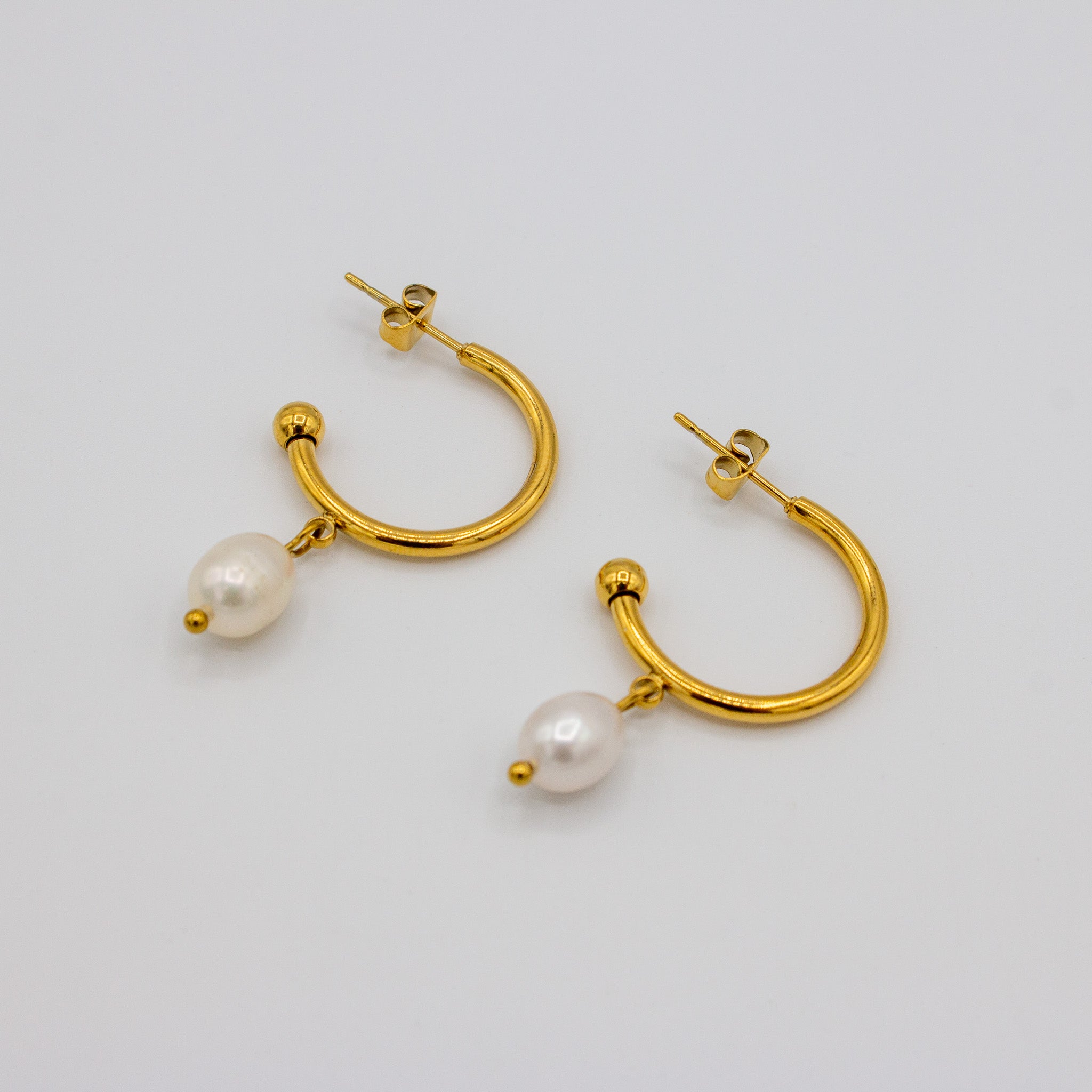 Fresh water pearl dangle earrings