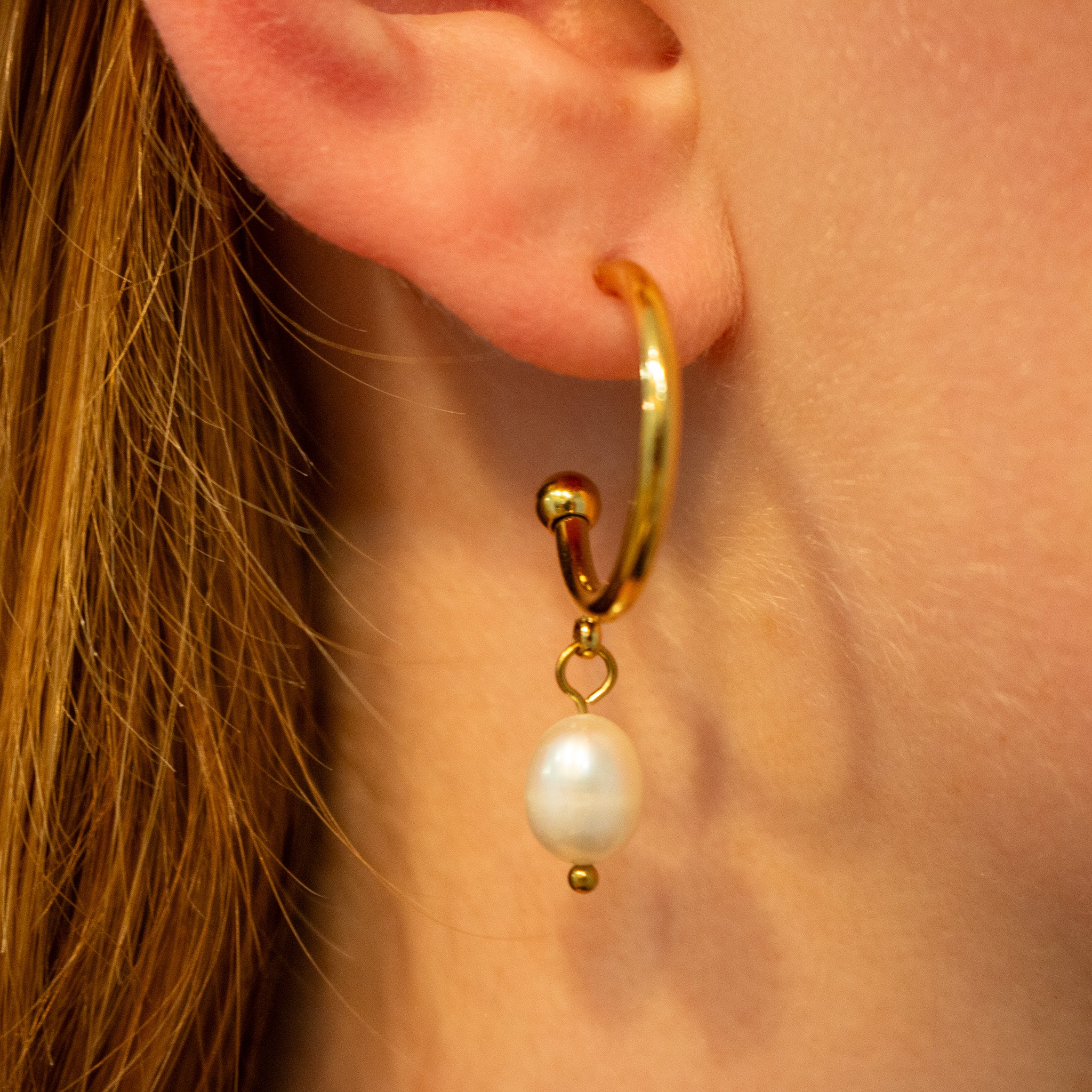 Fresh water pearl dangle earrings