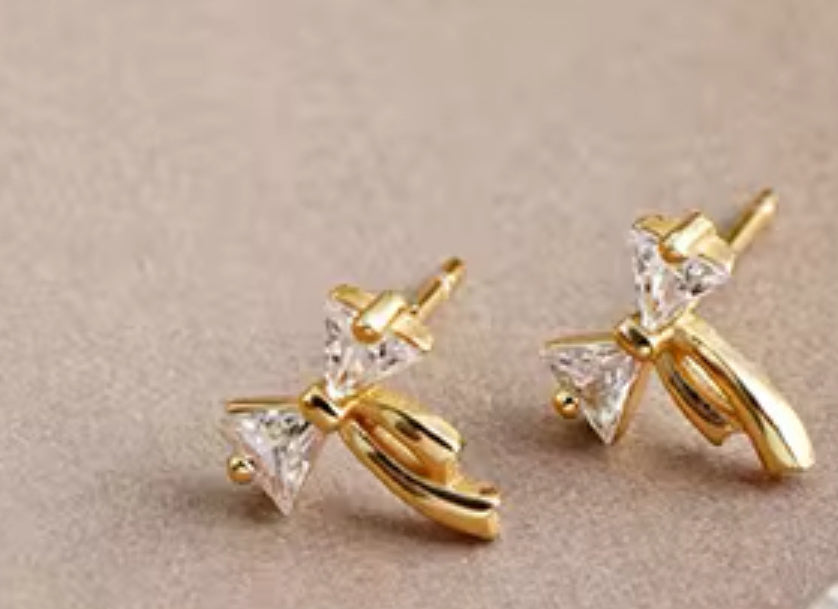 Bow CZ studs