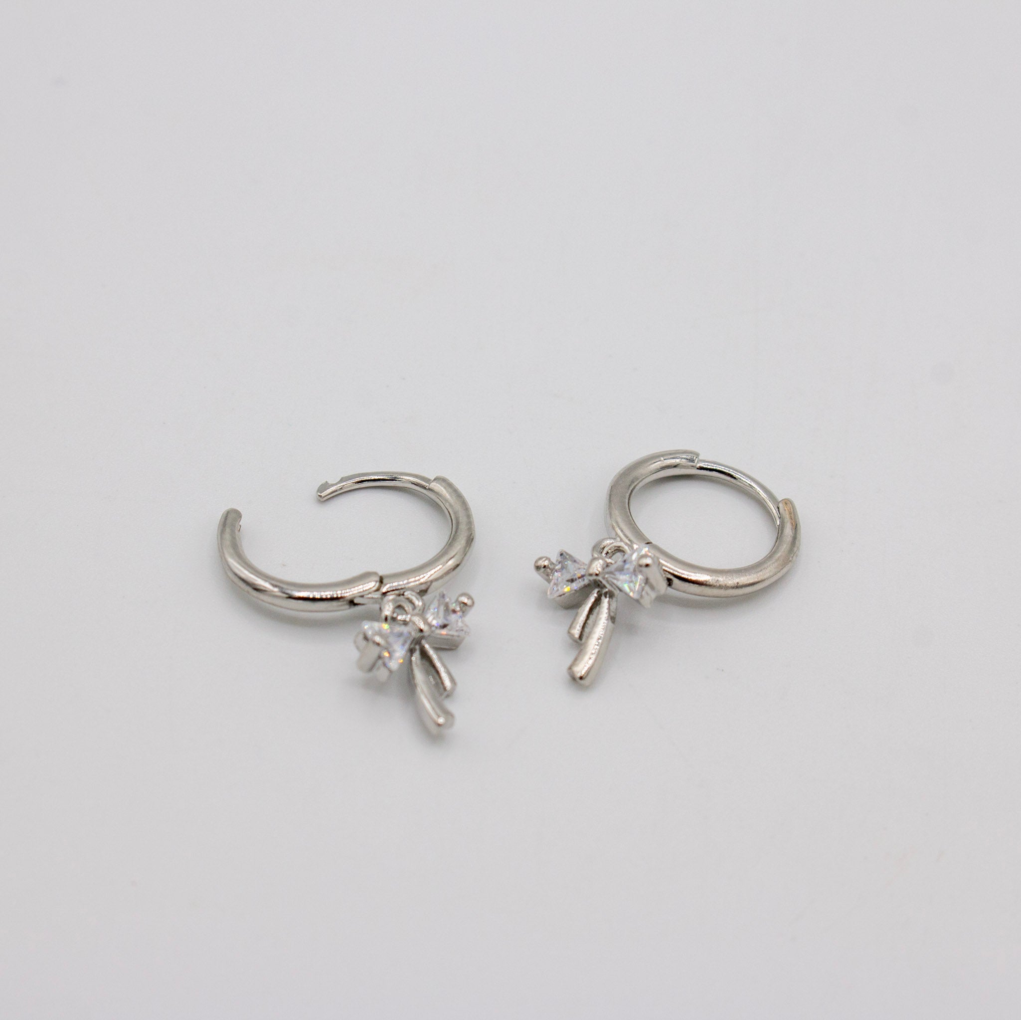 Cz Bow Dangle
