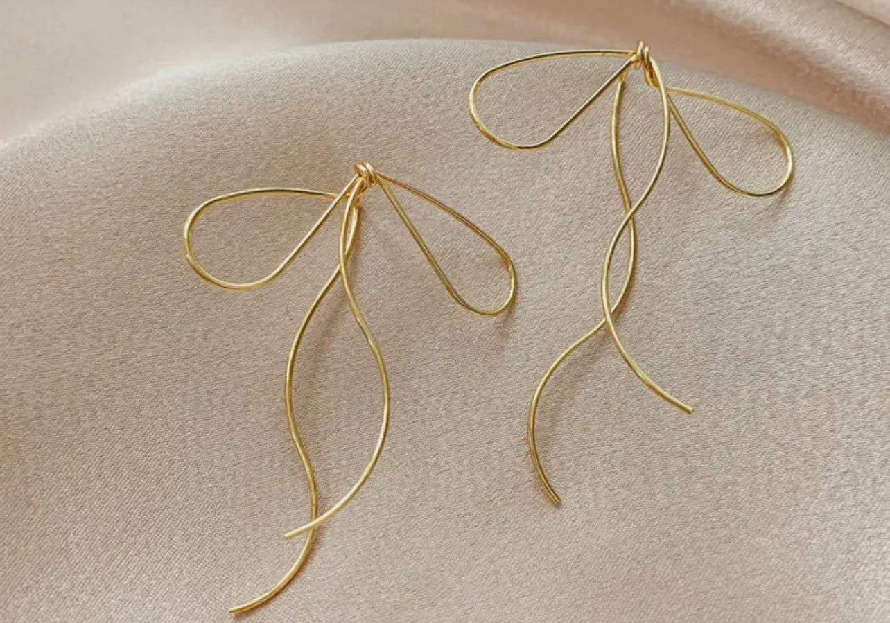 Dainty Gold Bow Dangle Earrings