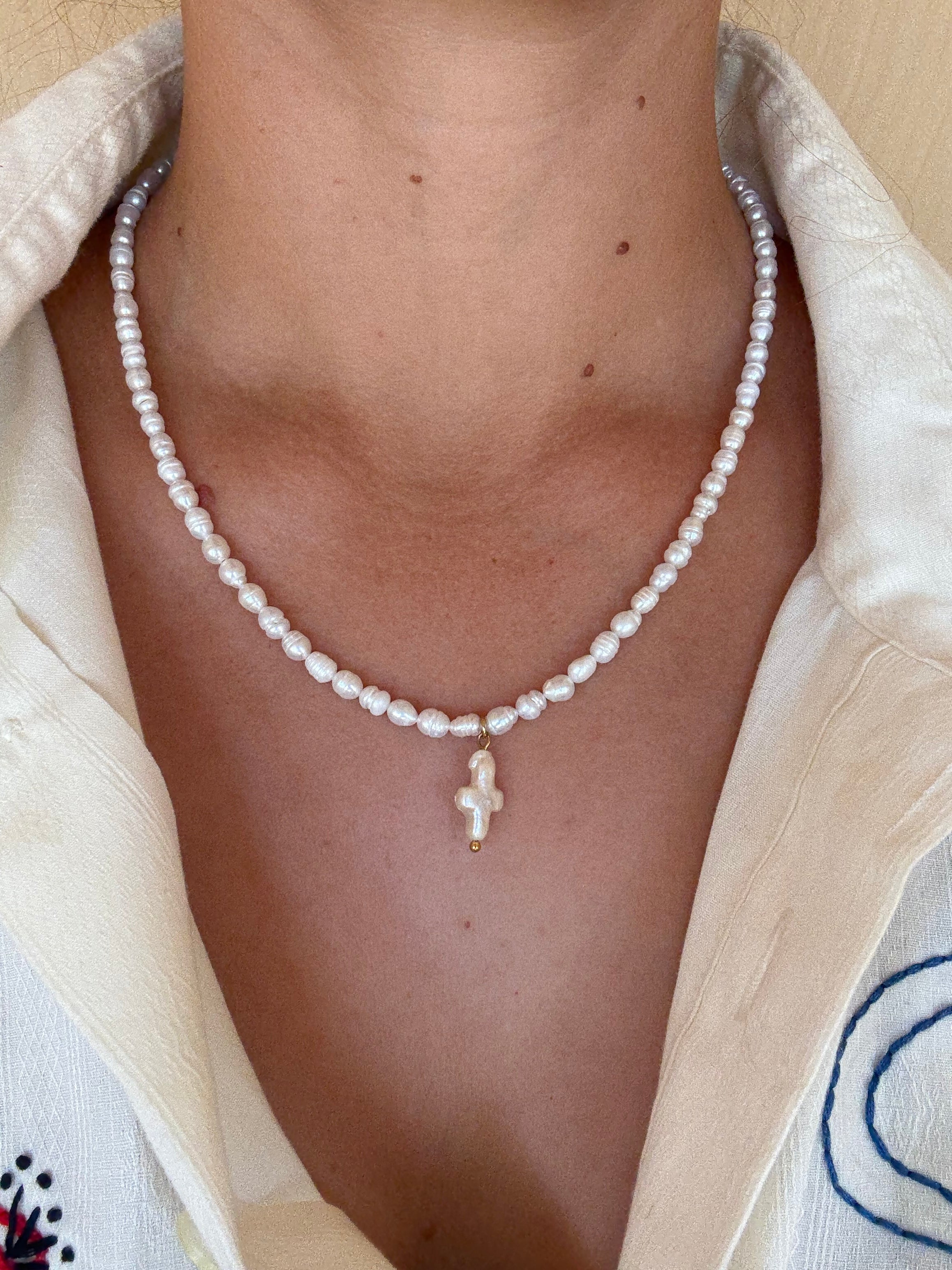 Little cross - Fresh water pearl necklace