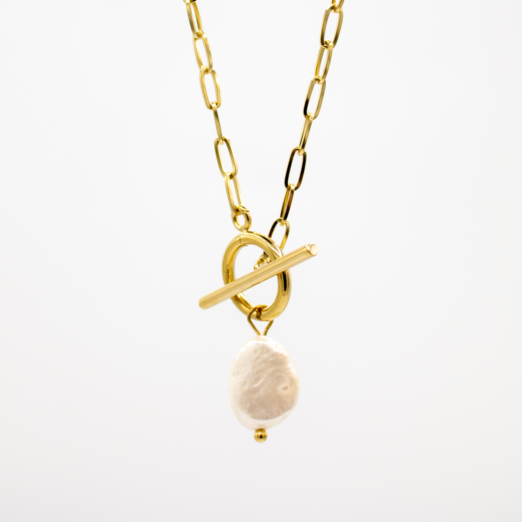 Drop necklace with pearl pendant