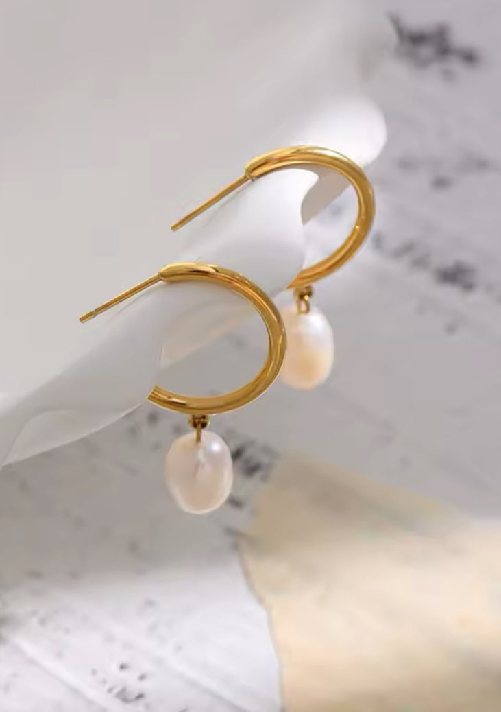 Fresh water pearl dangle earrings