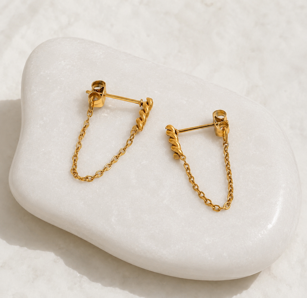 Twist Chain Dangle