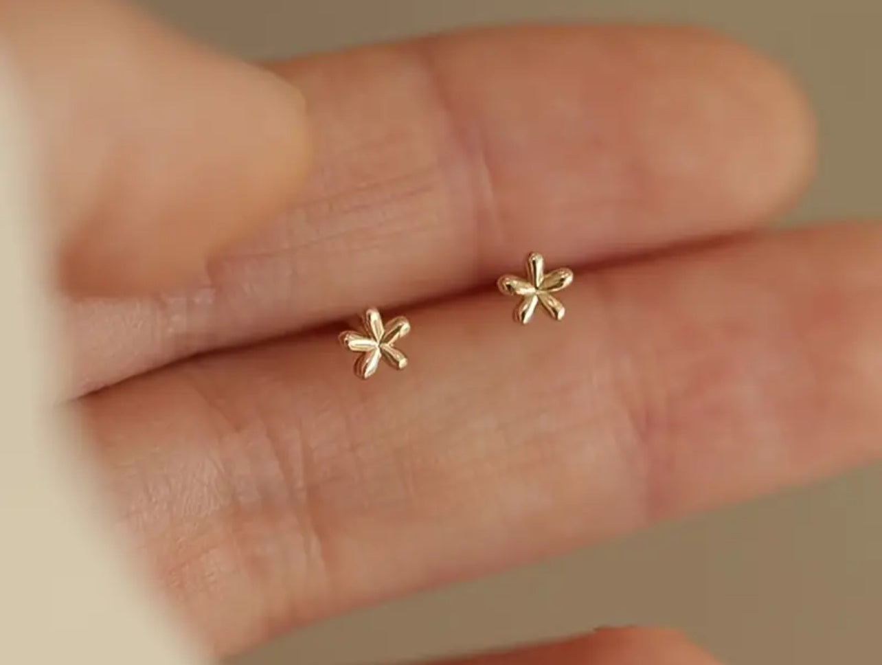 Dainty Flower Studs