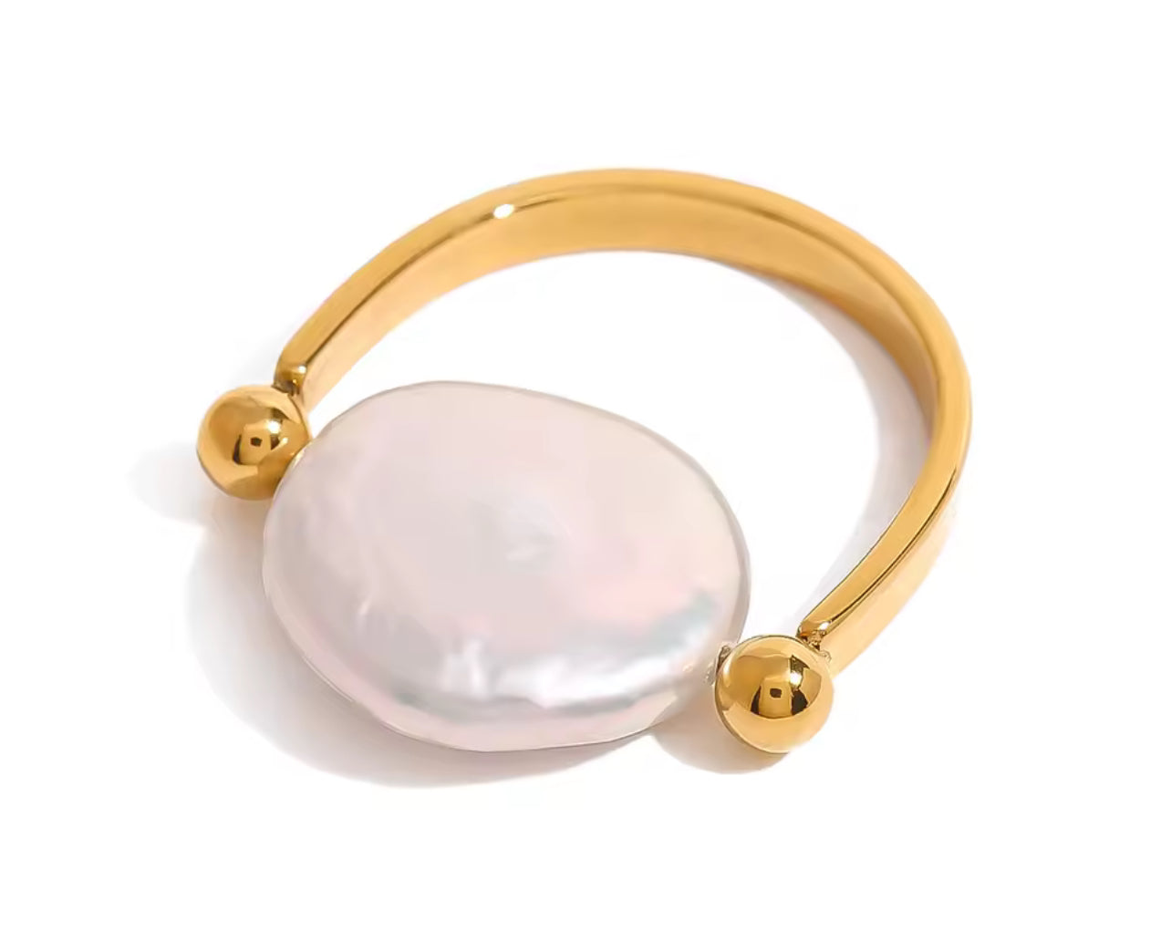 Circle Fresh water pearl ring