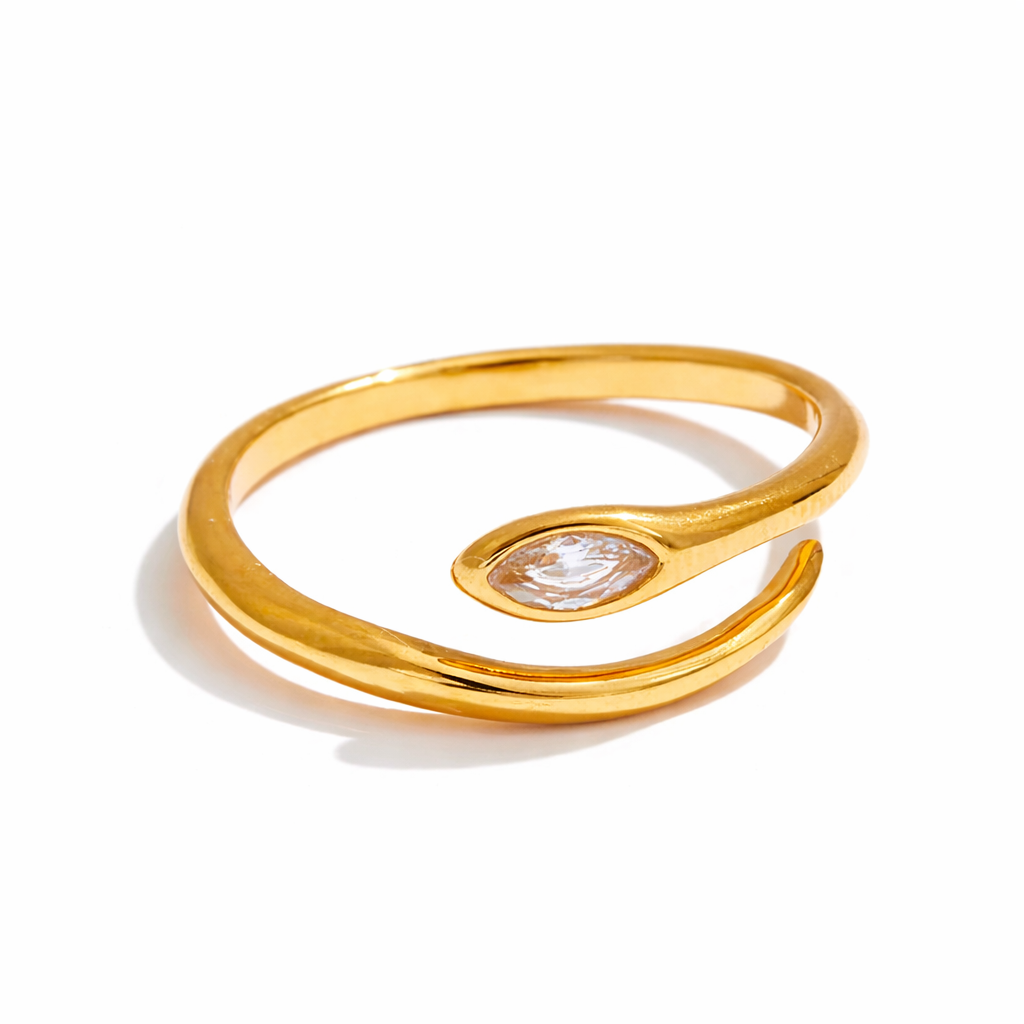 Gold spiral ring with a diamond 