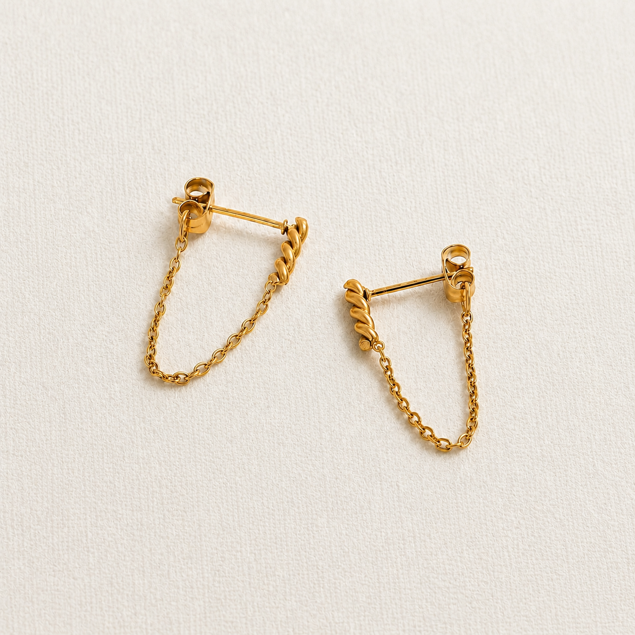 Twist Chain Dangle