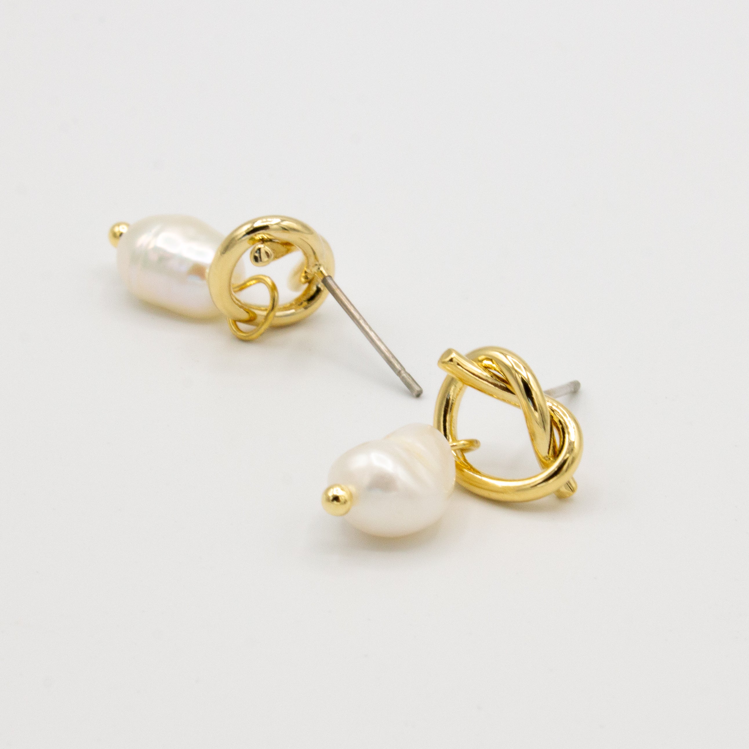 Golden Knot & Pearl Earrings