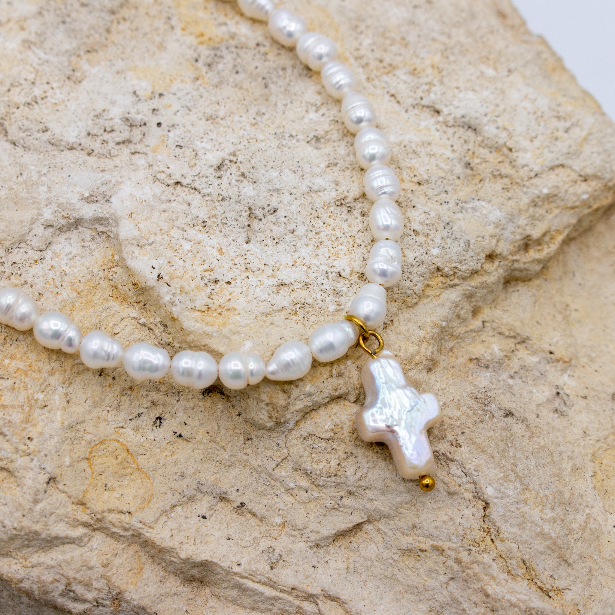 Little cross - Fresh water pearl necklace
