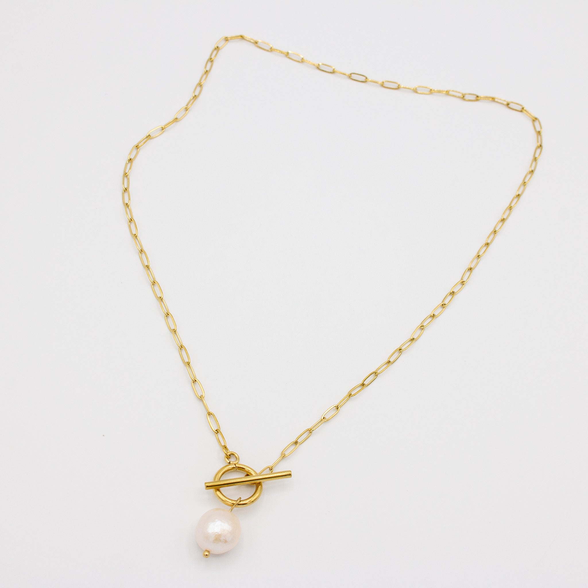 Drop necklace with pearl pendant