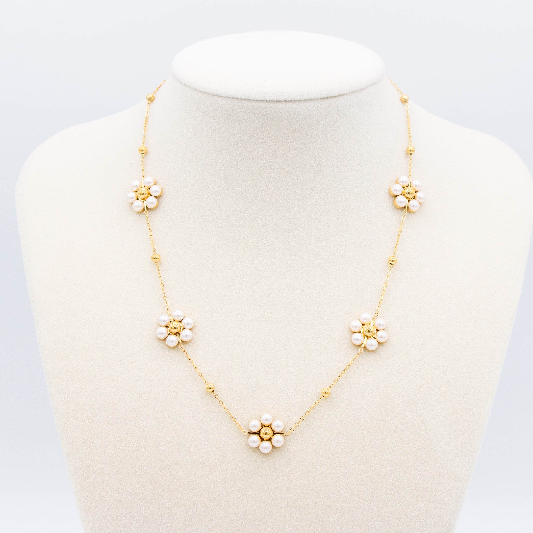 Flower Pearl Necklace