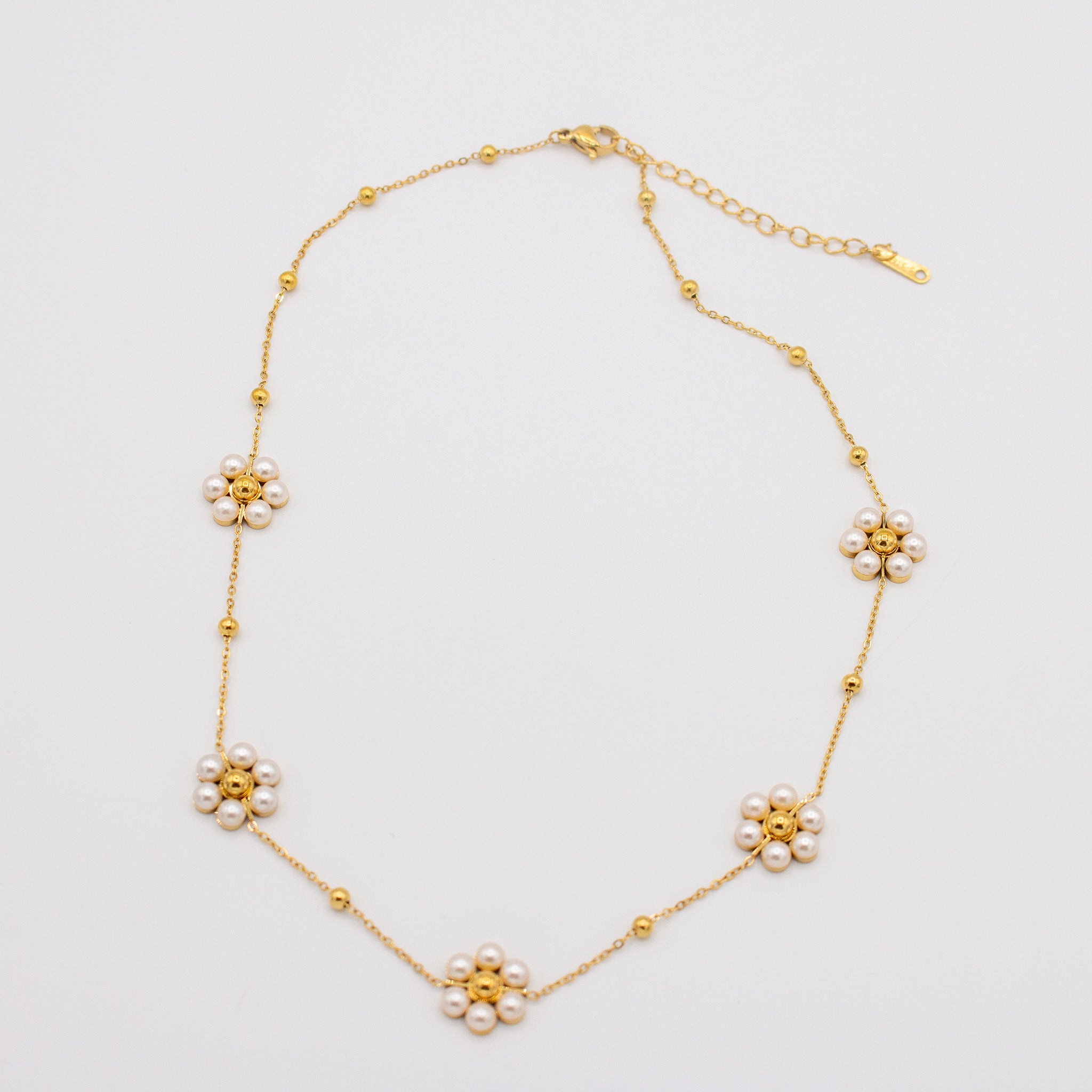 Flower Pearl Necklace