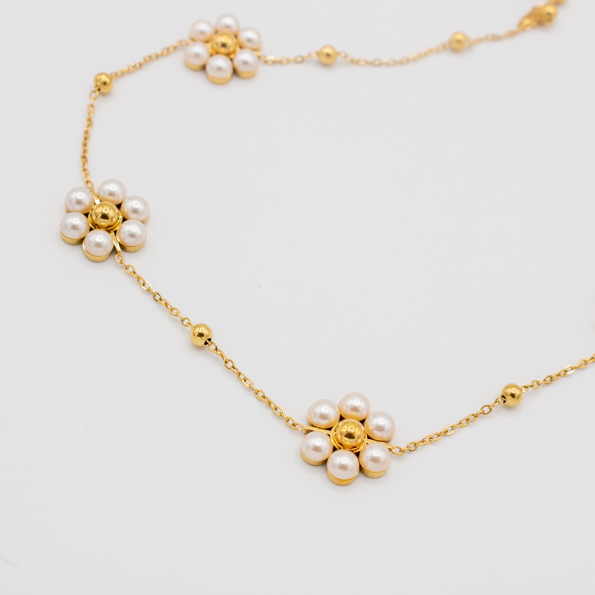 Flower Pearl Necklace